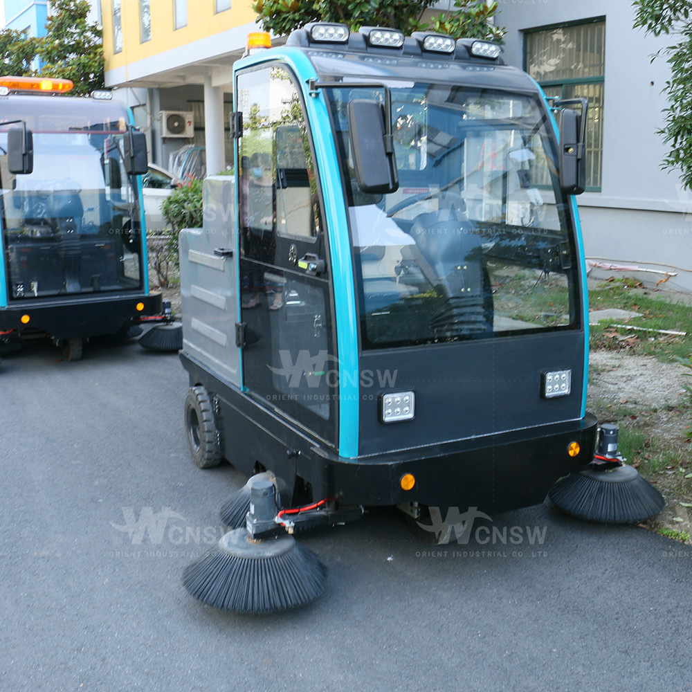Dry And Wet Hospital Ride-on Vacuum Road Floor Sweeper