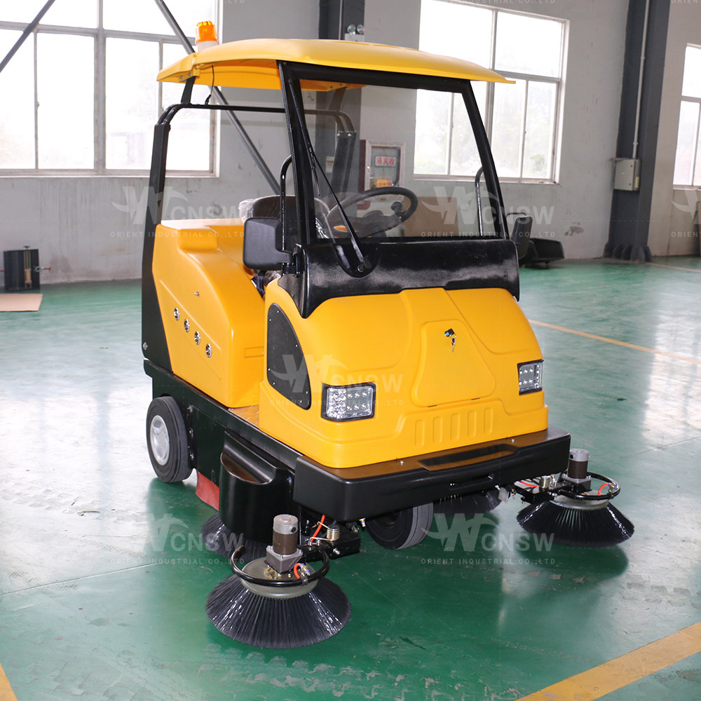E800W Dry And Wet road Sweeper with sunshade and semi closed
